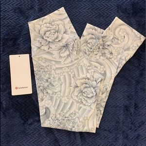 Lululemon crop leggings